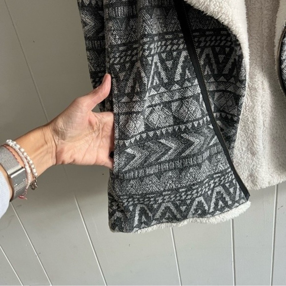 Gray Patterned Women's Jacket - image 6